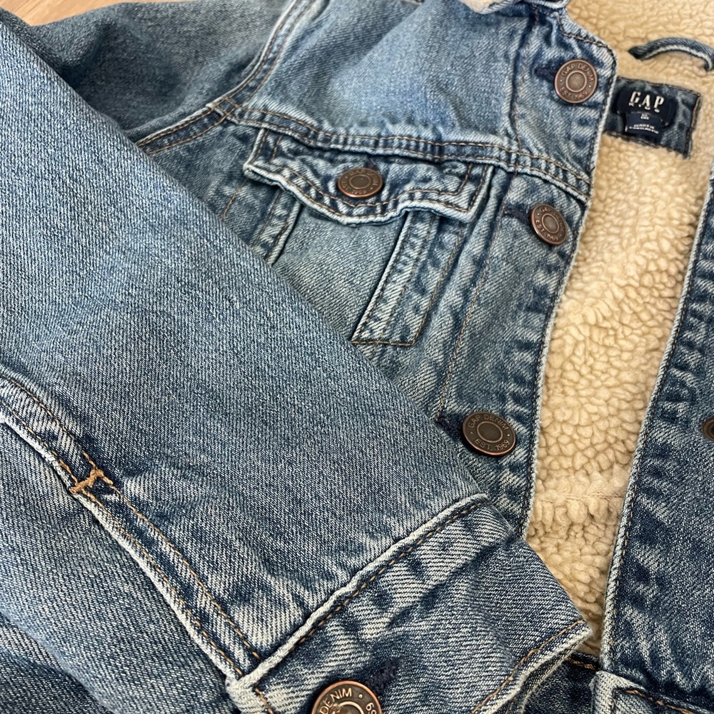 Kids Gap Sherpa Lined Jean Jacket - Picture 2 of 3